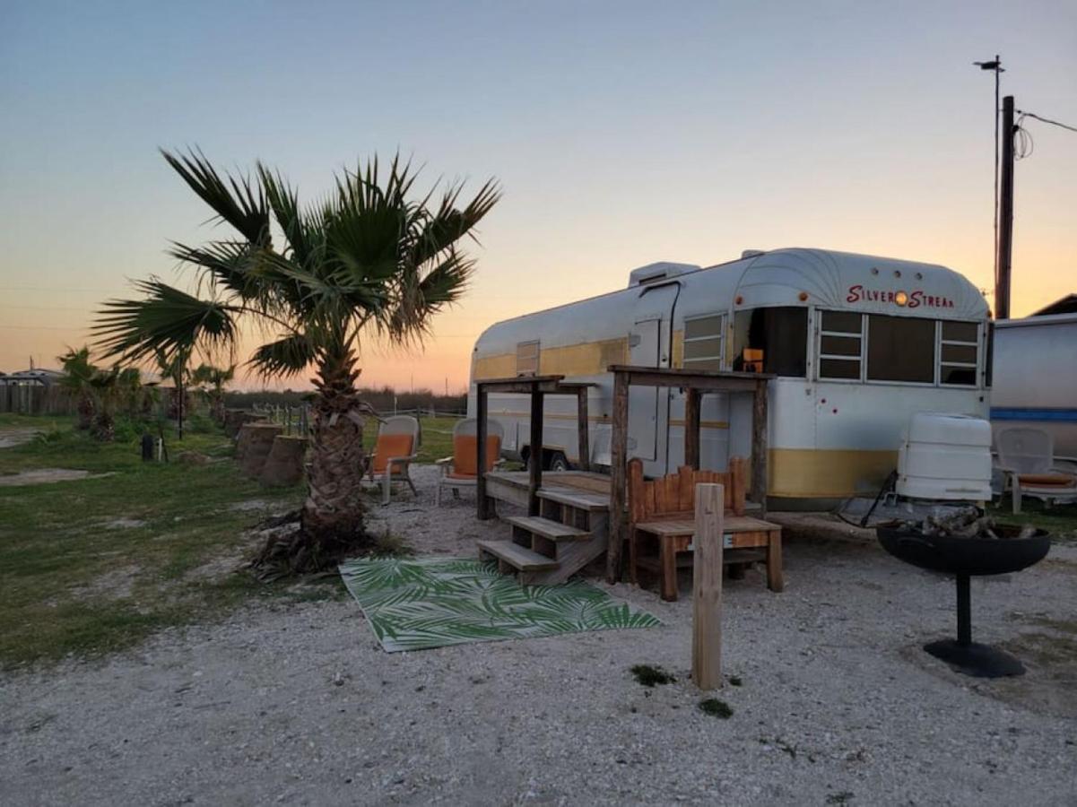 Maggie At The Beach - 1973 Vintage Rv Port Lavaca Exteriör bild